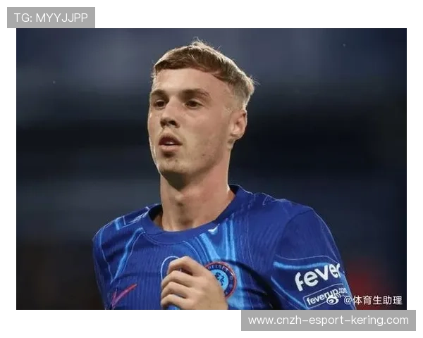 切尔西边路传中太有威胁,帕尔默抢点被干扰 切尔西边路传中太有威胁,帕尔默抢点被干扰