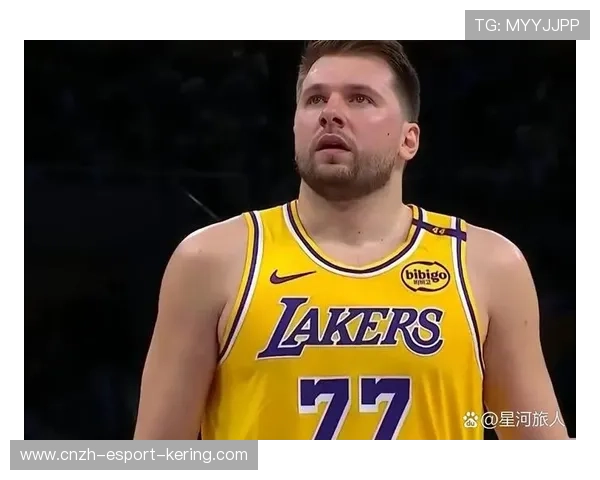 东契奇一次假动作骗走整条防线